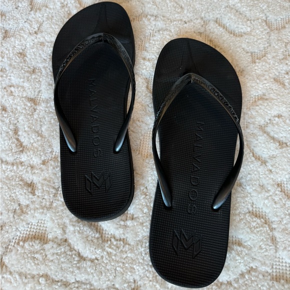MALVADOS Black Flip Flops Playa Sandal Onyx Women’s Size 7/8 Beach Vacation - Picture 2 of 5